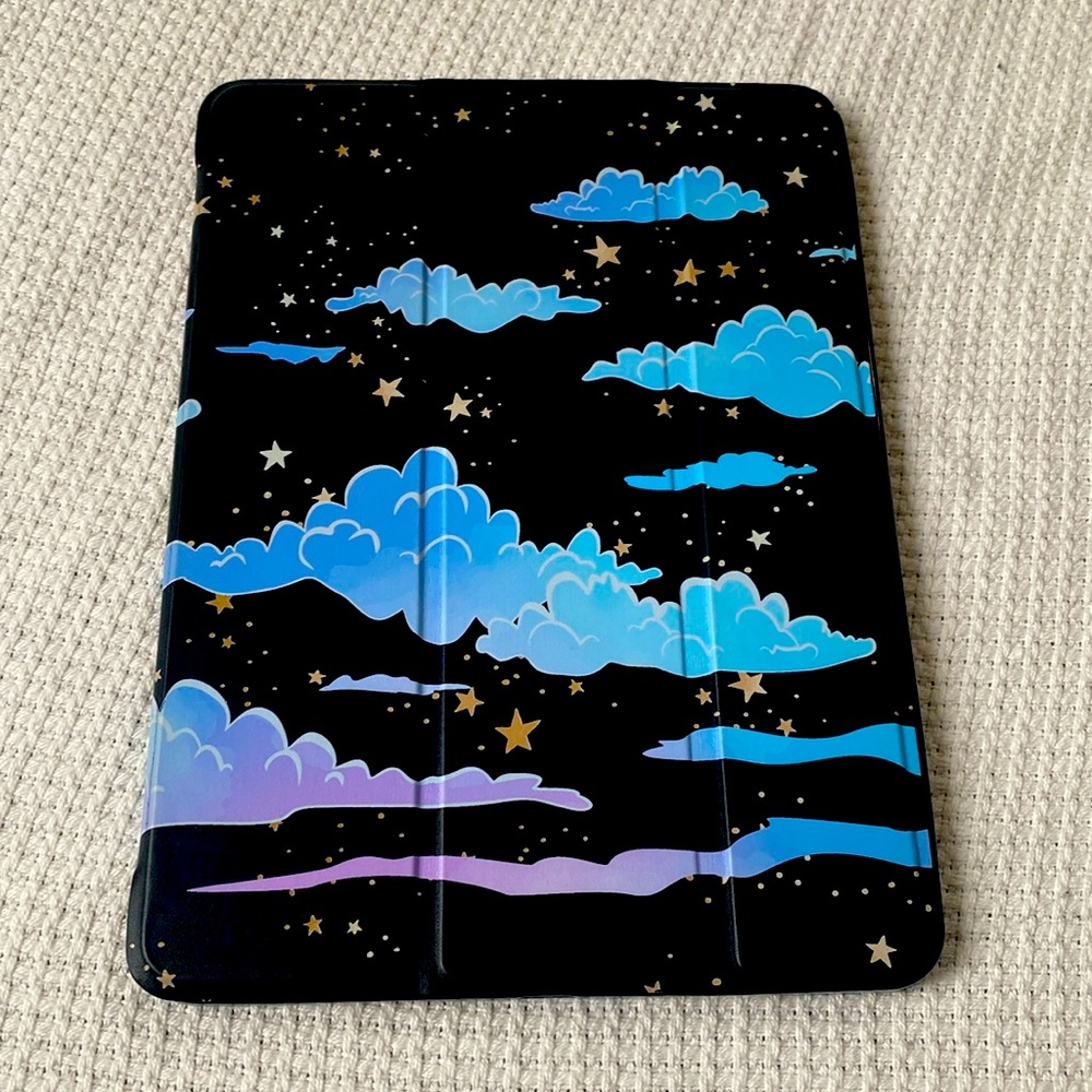 iPad Pro 11 case - clouds